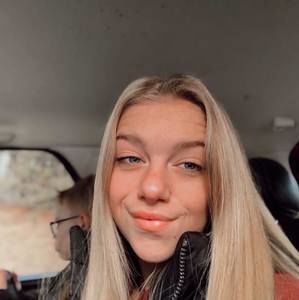 Meet your Posher, Alexis